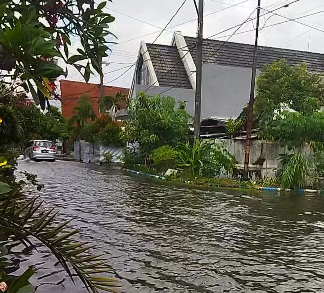 Fenomena La Nina Hingga Supermoon BMKG Peringatkan Banjir Rob Di Jatim