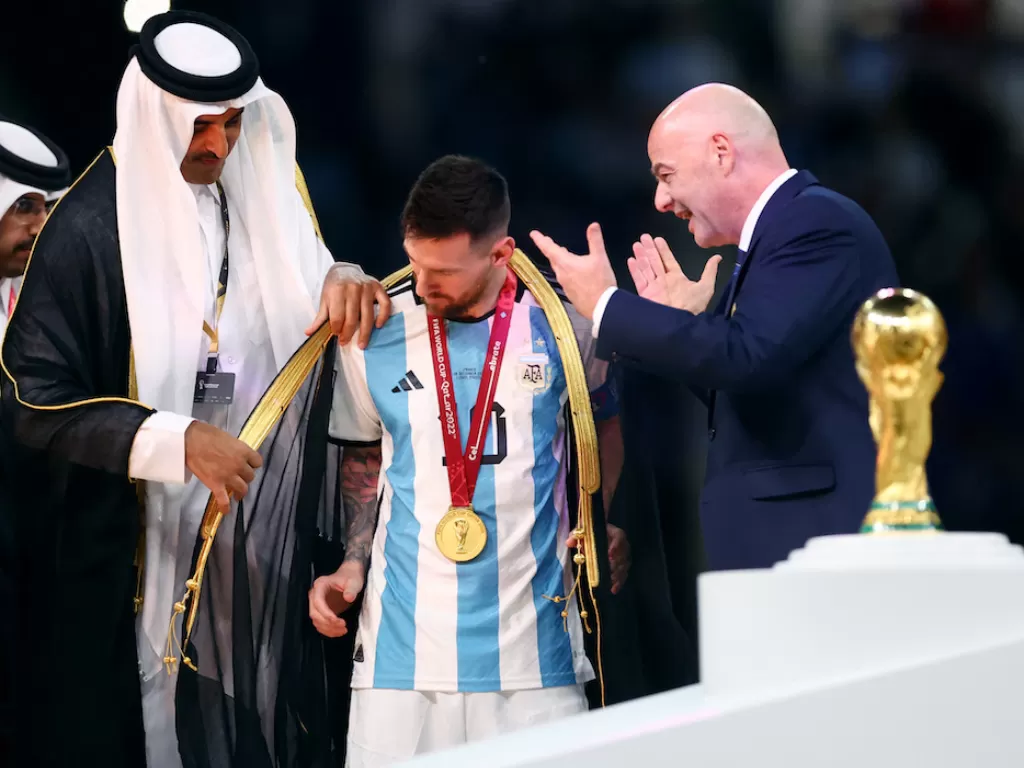 Bukan Main Jubah Bisht Lionel Messi Ditawar Pengacara Kaya Oman Rp