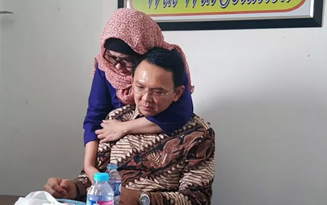 Di Depan Massa Kakak Angkat Beberkan Pesan Ahok Dari Dalam Penjara