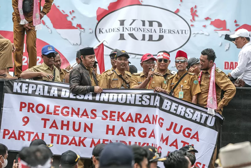 Soal Jabatan Kades Tahun Jokowi Minta Dibahas Dpr Jawa Pos