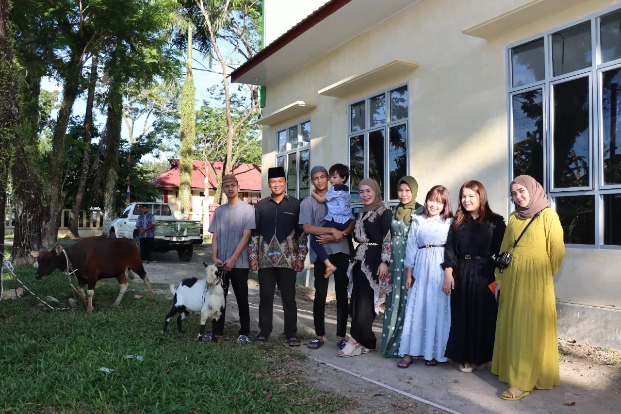 Polres Nias Sembelih Hewan Qurban Pada Hari Raya Idul Adha H