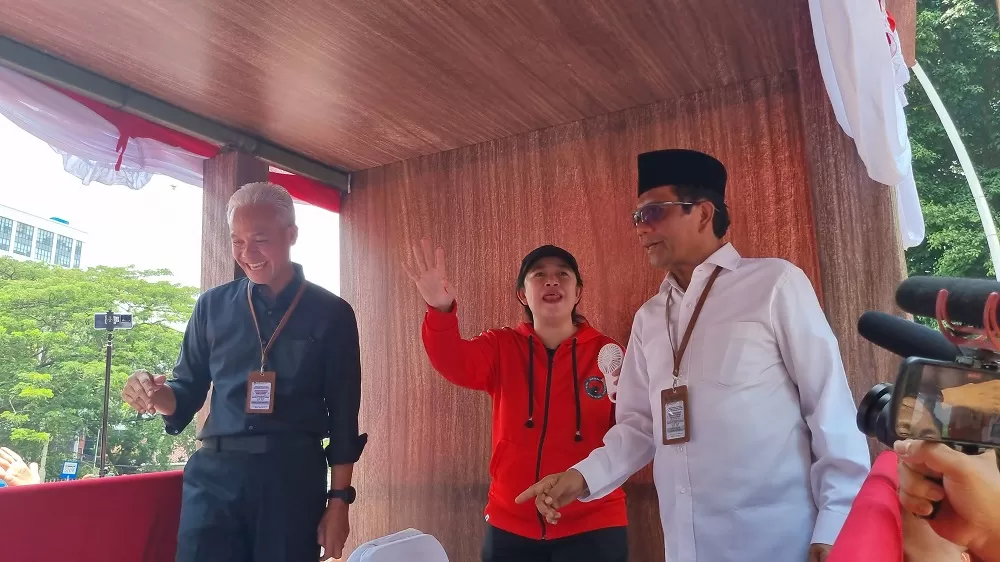 Kenakan Baju Putih Mahfud Md Ini Baju Yang Tahun Lalu Saya Siapkan