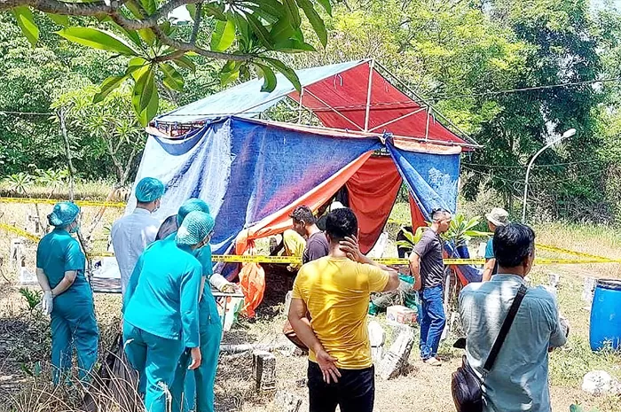 Diduga Berkelahi Pemuda Tahun Di Gresik Tewas Polisi Bongkar Makam