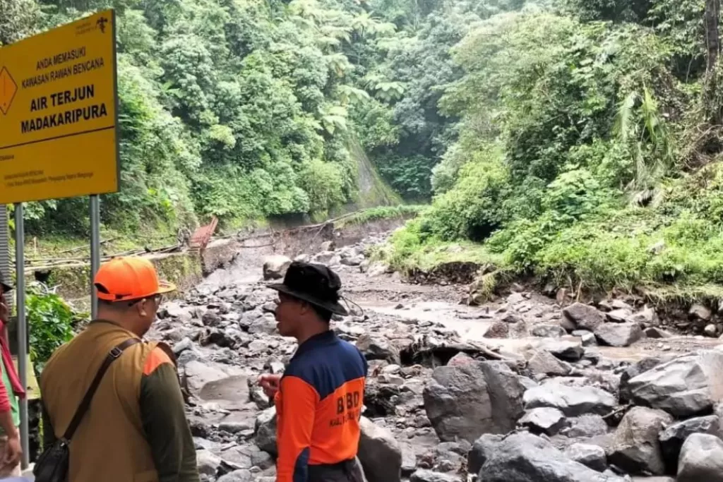 5 Hari Warga Sekitar Air Terjun Madakaripura Sulit Air Akibat Pipa