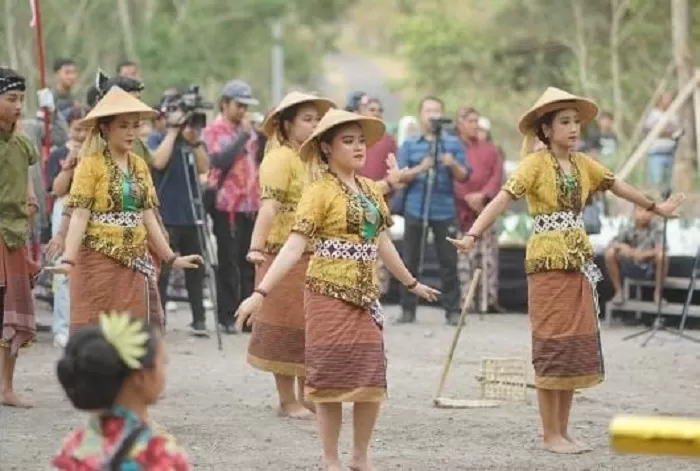 Festival Guyup Rukun Nyawiji Nggayuh Mukti Cara Warga Lereng Gunung