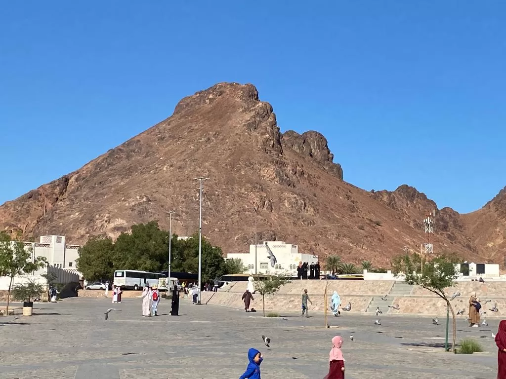 Ini Dia Jabal Uhud Bukit Yang Dicintai Rasulullah SAW Di Arab Saudi