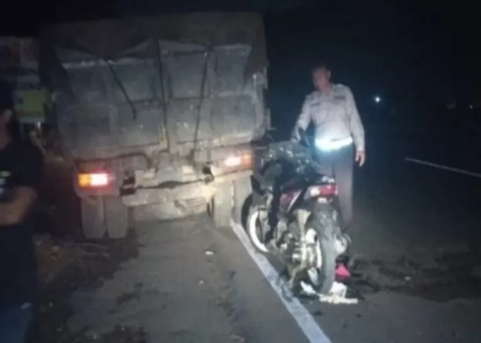 Tabrak Bokong Truk Parkir Pemotor Tanpa Identitas Tewas Di Denpasar