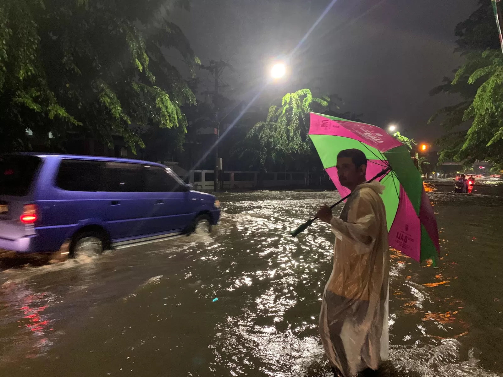 Hujan Tak Kunjung Reda Kota Semarang Dikepung Banjir Ini Daftar Titik