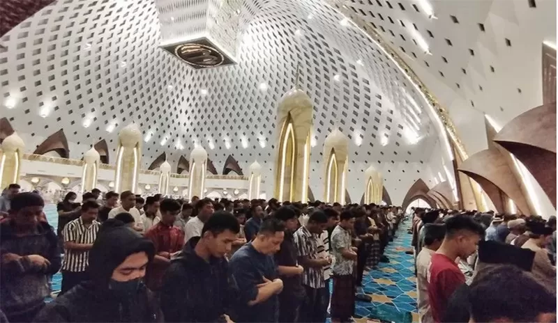 Kapan Awal Salat Tarawih Digelar Simak Informasi Dan Tanggalnya