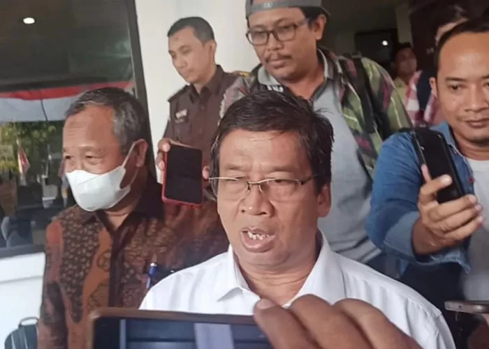 Rektor UNS Jamal Wiwoho Diperiksa Kejati 7 Jam Terkait Dugaan Korupsi