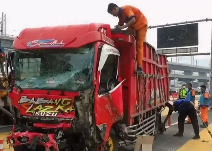 Sopir Truk Berusia 18 Tahun Jadi Penyebab Kecelakaan Beruntun Di