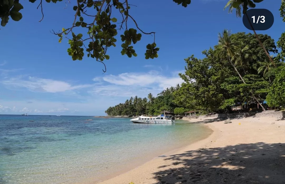 Intip Eksotis Pantai Namalatu Surga Tersembunyi Di Ambon Yang