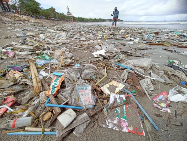 Waduh Pantai Kuta Dan Jimbaran Kembali Diserbu Sampah Plastik