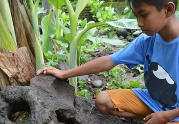 Di Badas Warga Temukan Benda Bersejarah Di Pekarangan Rumah Radar Kediri