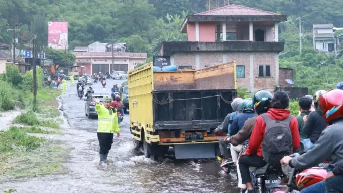 Hujan Deras Masih Mengguyur Kabupaten Karo Awas Banjir Bandang Susulan