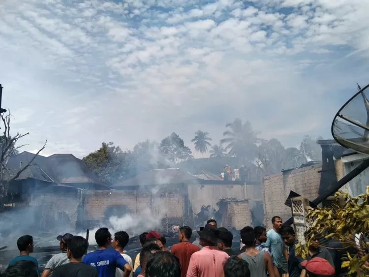 Kawasan Saribu Rumah Gadang Solok Selatan Membara Rumah Terbakar