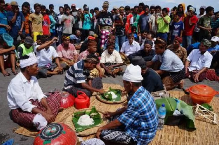 Mengenal Ritual Adat Empas Menanga Adat Lombok Utara Yang Melegenda