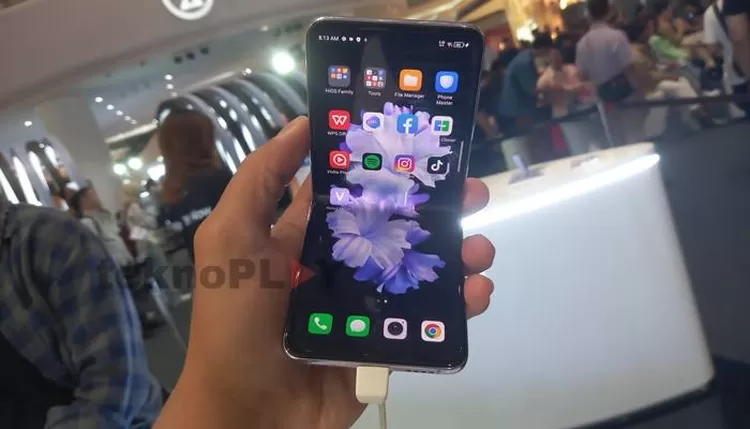 Tecno Luncurkan Smartphone Lipat Phantom V Flip 5G Lebih Murah