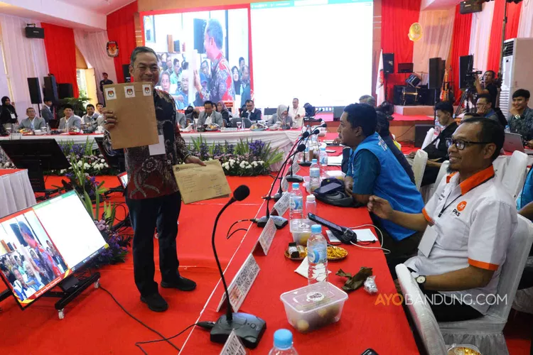 Foto Kpu Jabar Gelar Rapat Pleno Terbuka Rekapitulasi Perolehan Suara