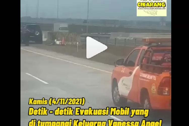 Viral Video Evakuasi Kecelakaan Vanessa Angel Di Tol Ini Doa Dari Sandiaga Uno Ayo Bandung