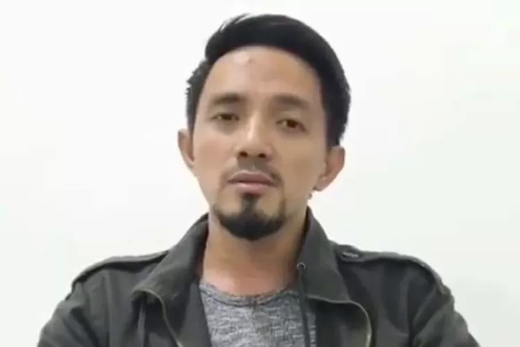 Inilah Sosok Asli Aris Layangan Putus Profil Dan Biodata Dari Ricky