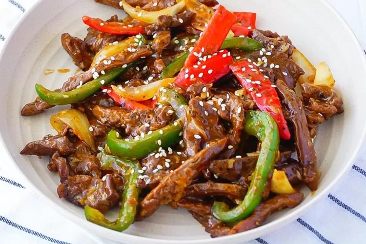 Resep Tumis Daging Paprika Menu Makan Siang Andalan Keluarga Hallo