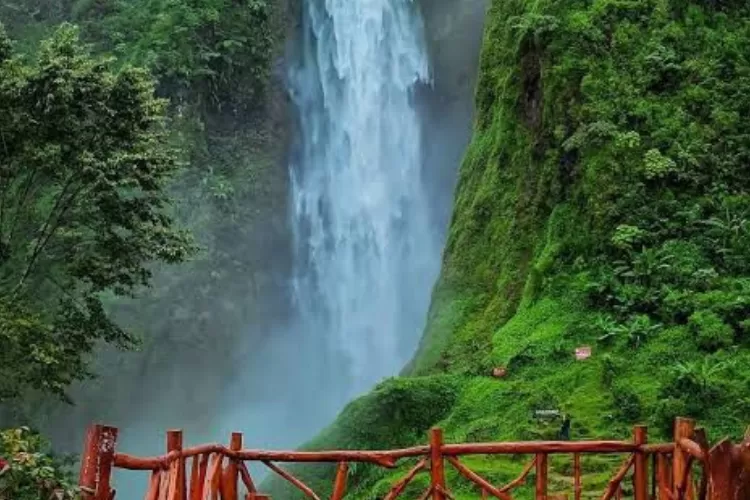 Curug Citambur Di Cianjur Pesona Keindahan Air Terjun Setinggi 130