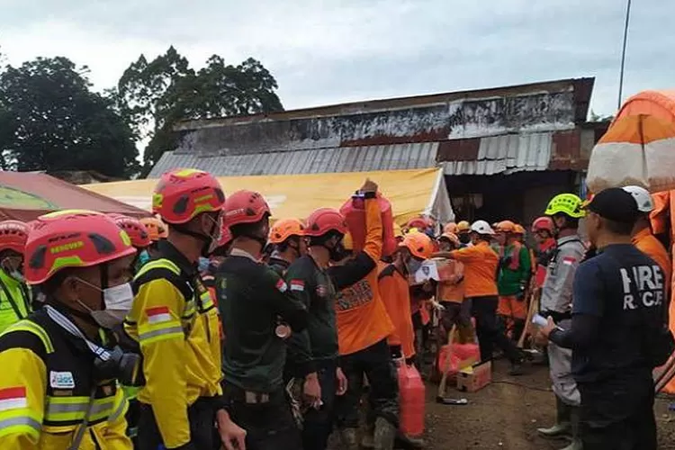 Tim SAR Perpanjang Pencarian Korban Gempa Cianjur ENBe Indonesia