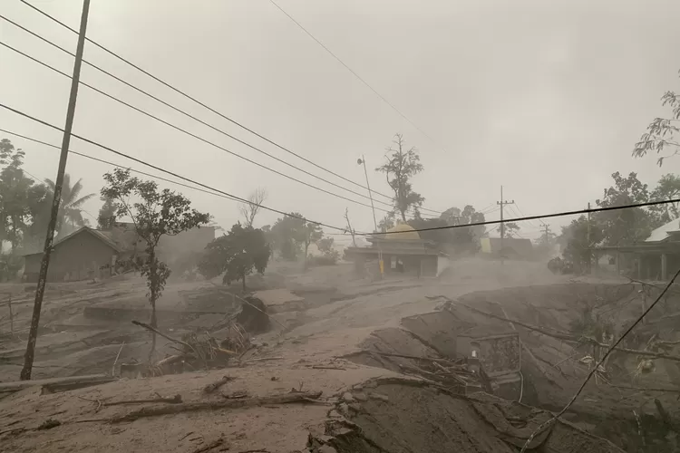 Pemkab Lumajang Tetapkan Masa Tanggap Darurat Bencana Erupsi Semeru