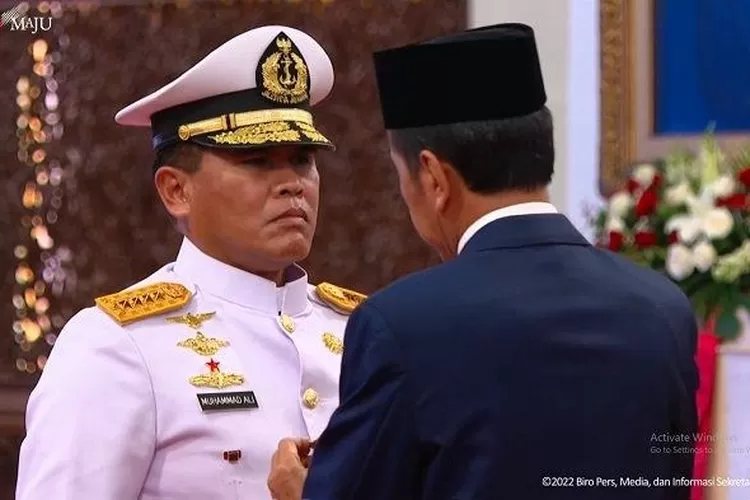 Jokowi Lantik Laksdya Muhammad Ali Sebagai Kasal Indotren