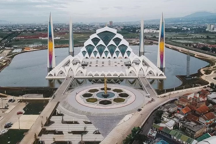 Fakta Unik Masjid Al Jabbar Kota Bandung Masjid Rancangan Ridwan