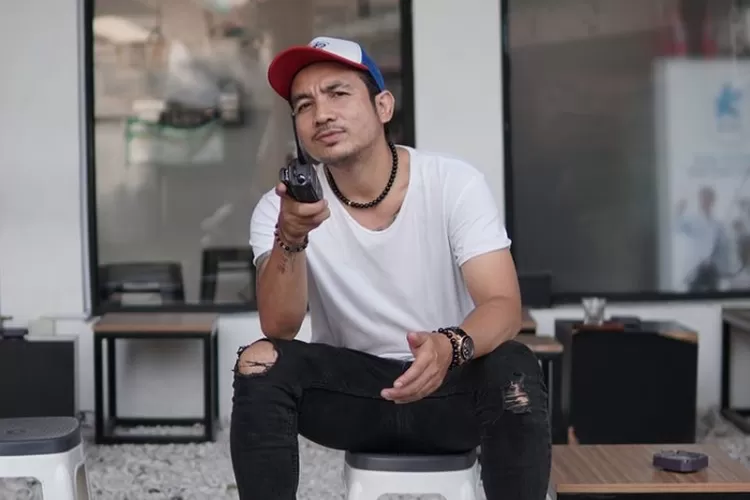 Siapa Komo Ricky Ini Profil Dan Biodata Adik Ipar Indra Bekti Lengkap Umur Istri Agama Hingga