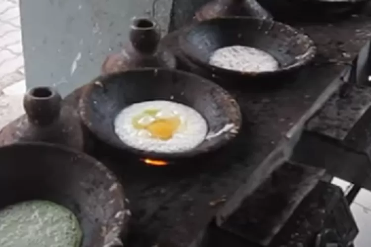 Maknyus Gaes Inilah Kuliner Legendaris Surabi Imut Di Malang Cocok