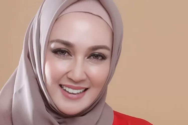 Profil Dan Biodata Dina Lorenza Artis Lawas Yang Pernah Top Era Kini Masih Cantik