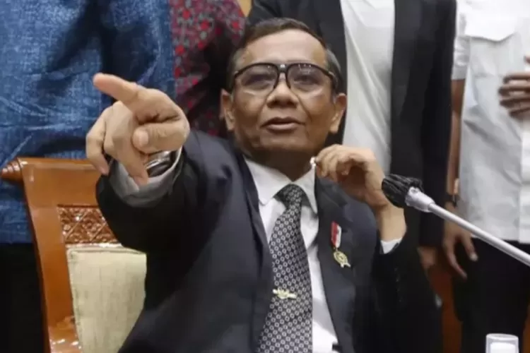 Saling Adu Mulut Mahfud MD Lakukan 5 Hal Ini Yang Bikin Komisi III DPR