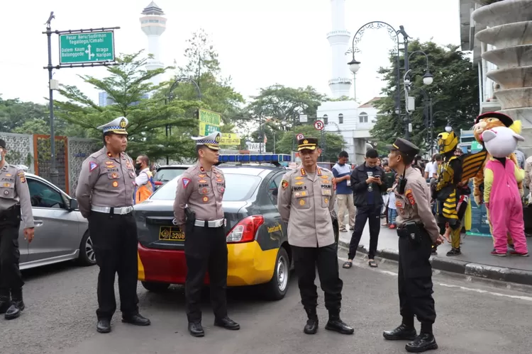 Jadi Destinasi Wisata Polrestabes Bandung Siagakan Petugas Antisipasi