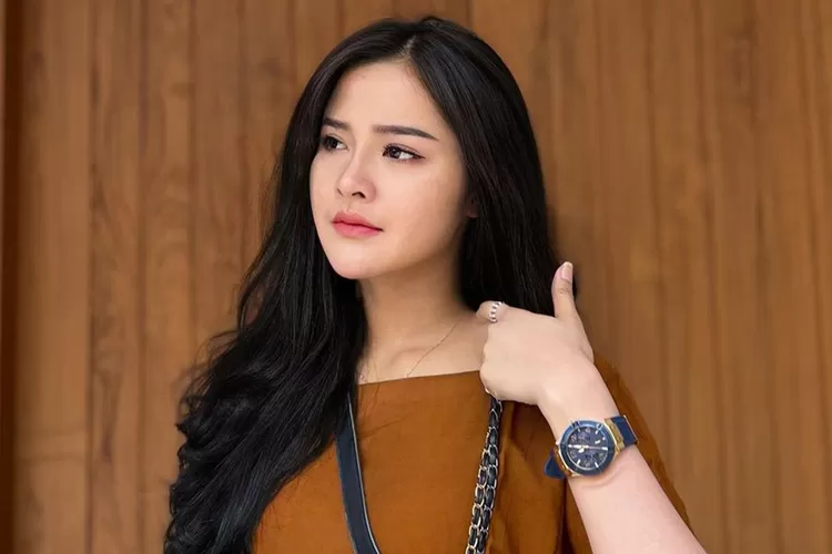 Biodata Terlengkap Bella Bonita Profil Biduan Dangdut Mirip Amanda Manopo Calon Istri Denny