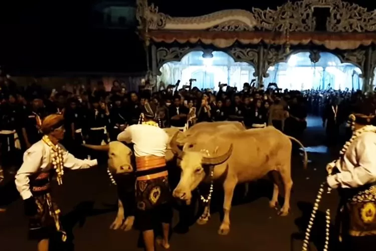 Malam Satu Suro Tradisi Weton Dan Waspada Dalam Budaya Jawa Lihat