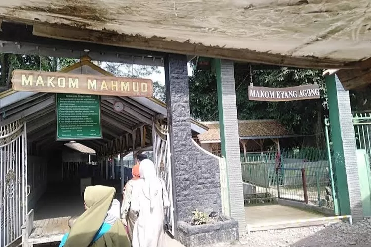 Tempat Ziarah Di Bandung Yang Bisa Jadi Wisata Religi Tujuanmu Urban