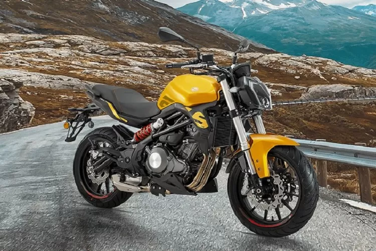 Tepatkah Motor Sport Naked Benelli Tnt Disandingkan Dengan Yamaha