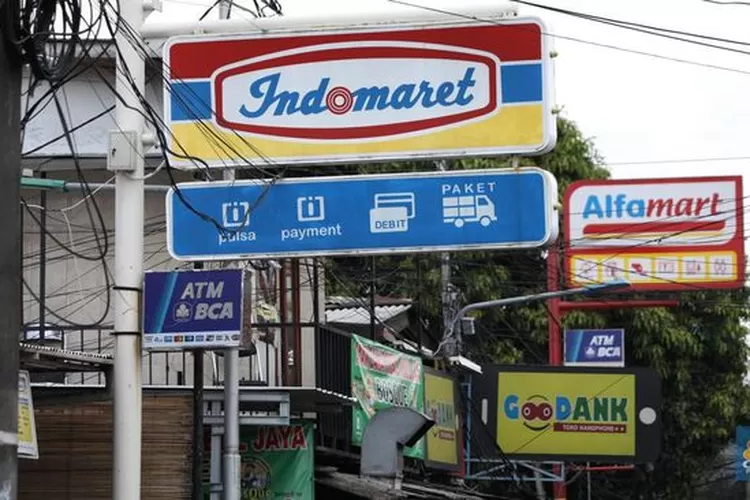 Penasaran Mengapa Alfamart Dan Indomaret Sering Berdekatan Ternyata