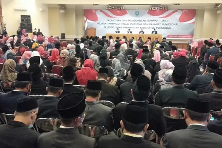 Reformasi Birokrasi Kang Bupati Sugiri Lantik Pejabat Fungsional