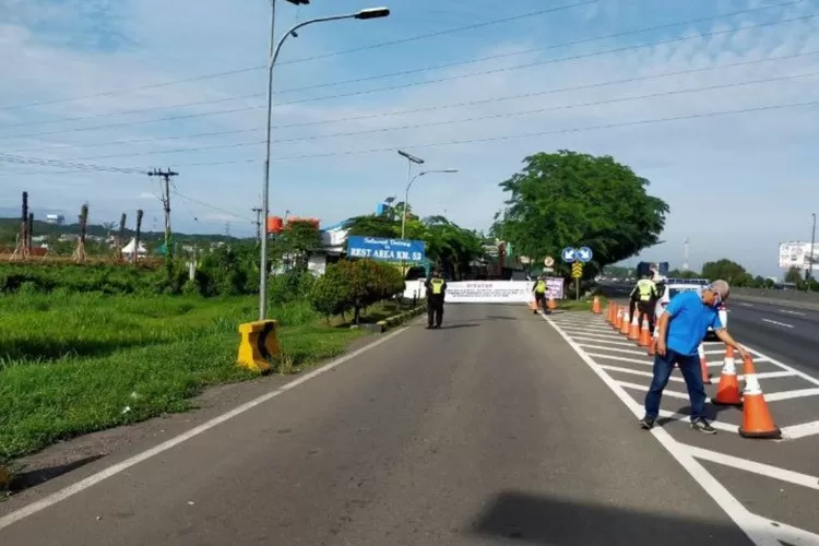 Mulai Hari Ini Rest Area Km B Di Tol Japek Terapkan Buka Tutup