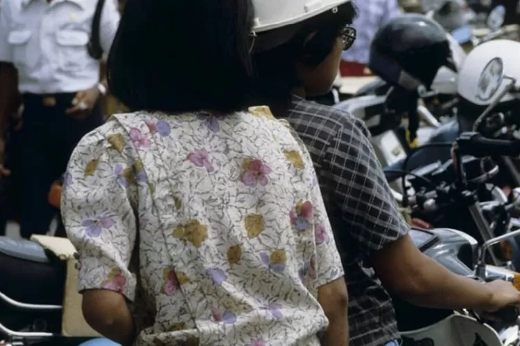 Viral Foto Jadul Malioboro Tulisan Di Helm Pemotor Ini Malah