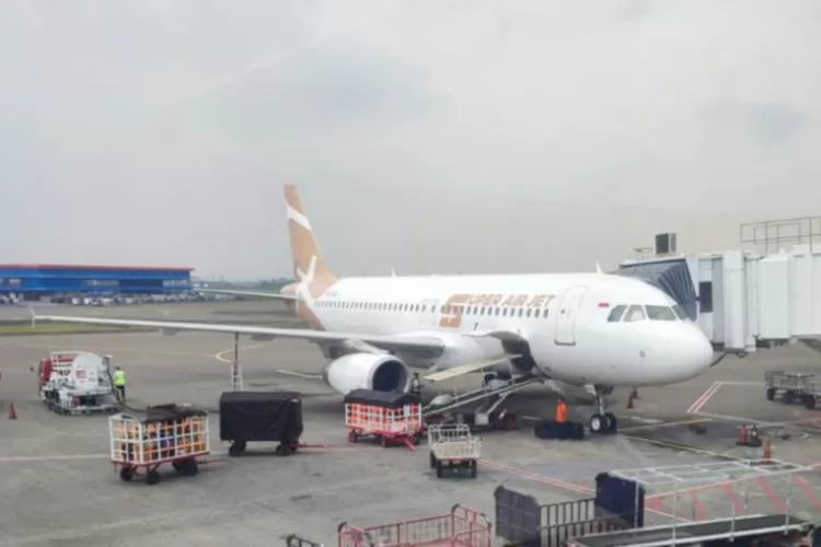 Viral Video Penumpang Pesawat Kepanasan Super Air Jet Klarifikasi