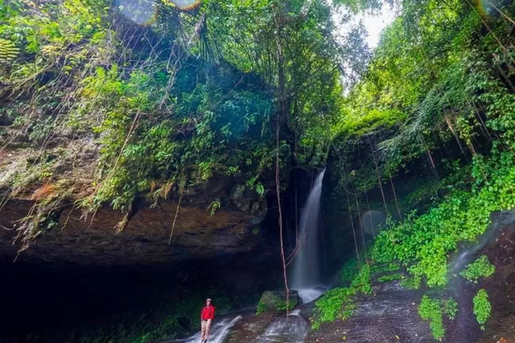 Menyusuri Air Terjun Di Dalam Gua Dolok Pinapan Pakkat Surga Hutan