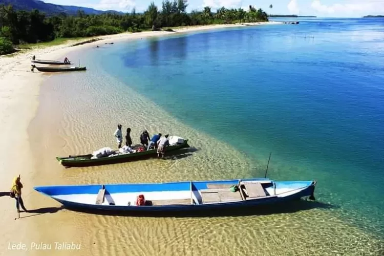 Pantai Laleo Wisata Di Taliabu Malut Dengan Keindahan Bawah Laut