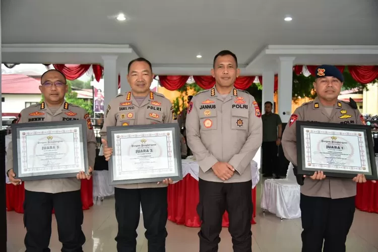 Satker Brimob Dan Aspol SPN Polda Maluku Pemenang Lomba Kebersihan