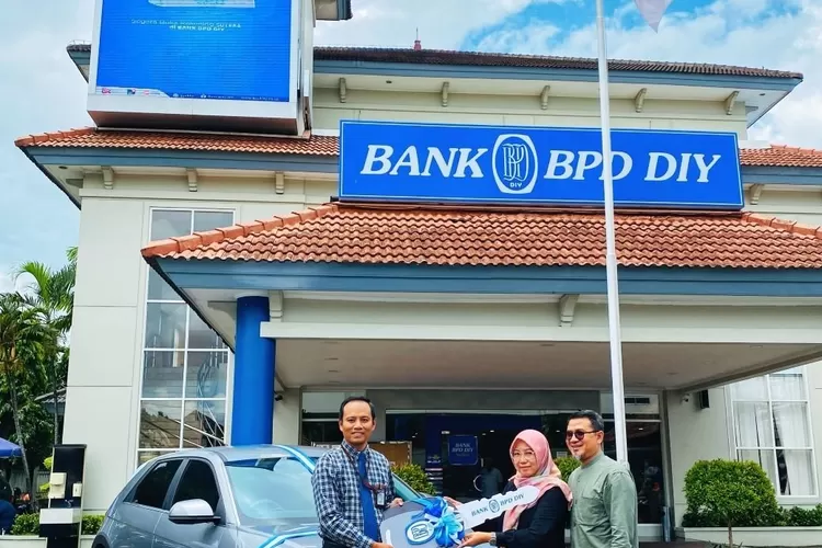 Undian Tabungan Sutera Dan Sutera Emas Bank Bpd Diy Purwani Terima