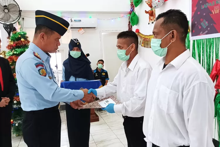 Suka Cita Natal 49 WBP Lapas Khusus Gunung Sindur Terima Kado Remisi